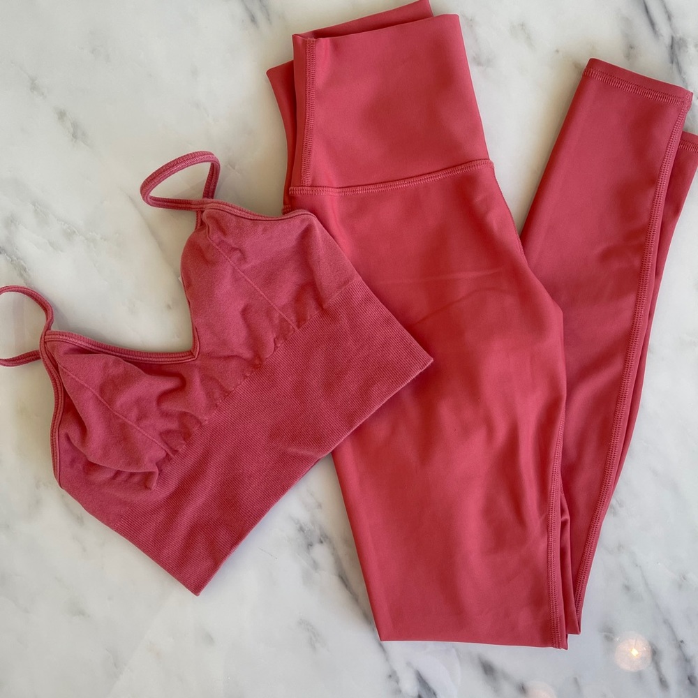 ALO YOGA MATCHING SET